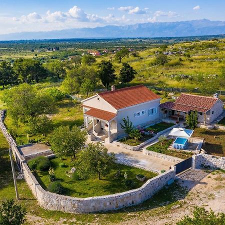 Holiday Home Ante With Beautiful Private Garden Nadin Ngoại thất bức ảnh